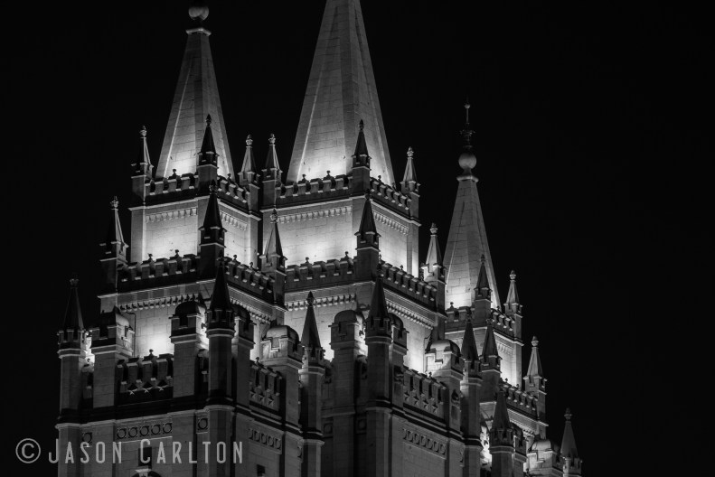 Photo spires Mormon LDS Salt Lake Temple night
